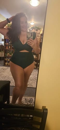 Customer photo review of Emoswim - Badeanzug mit Rüschenärmeln Cut-Out Gerafft