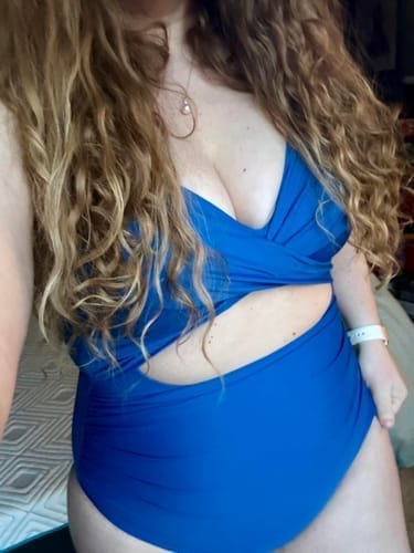 Customer photo review of Emoswim - Damen Badeanzüge Bauchweg Cut-Out High Waist Bademode Wickeloptik Rückenbindung