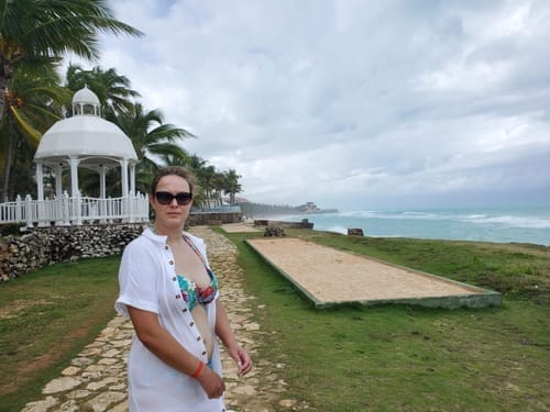 Customer photo review of Emoswim - Weißer einfarbiger langer Sonnenschutz-Cardigan Cover-Up