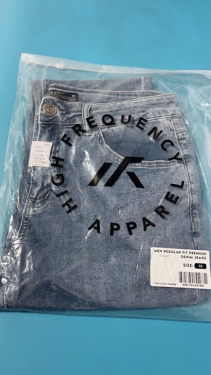 Customer photo review of Stretchable Lightweight Regular Fit Denim Jeans