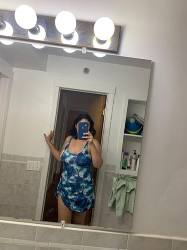 Customer photo review of Emoswim - Badekleid Badeanzüge für Damen Bauchweg Badekleider Rock Bademode