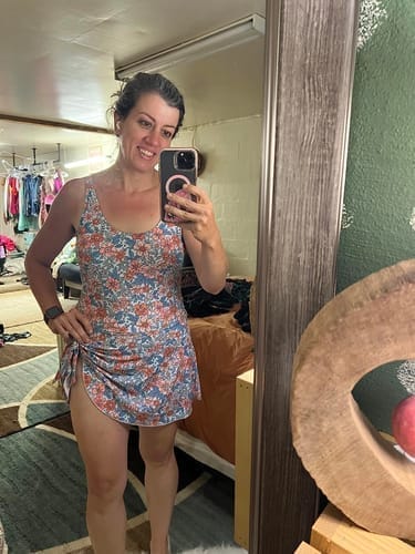 Customer photo review of Emoswim - Badekleid Badeanzüge für Damen Bauchweg Badekleider Rock Bademode
