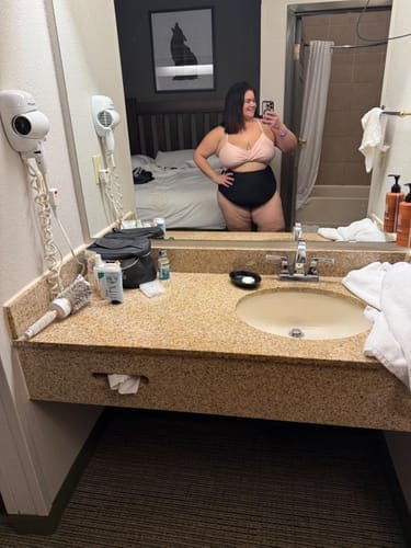 Customer photo review of Emoswim - Damen Badeanzüge Push-Up Bauchweg Bademode V-Ausschnitt Cut-Out Bedeckende Bademode