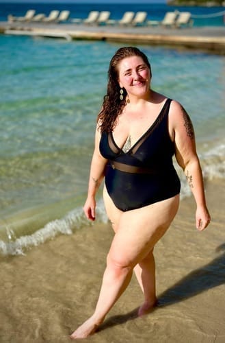 Customer photo review of Emoswim - Damen Große Größen Badeanzug V-Ausschnitt Transparentes Mesh Bauchweg Bademode