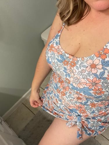 Customer photo review of Emoswim - Badekleid Badeanzüge für Damen Bauchweg Badekleider Rock Bademode