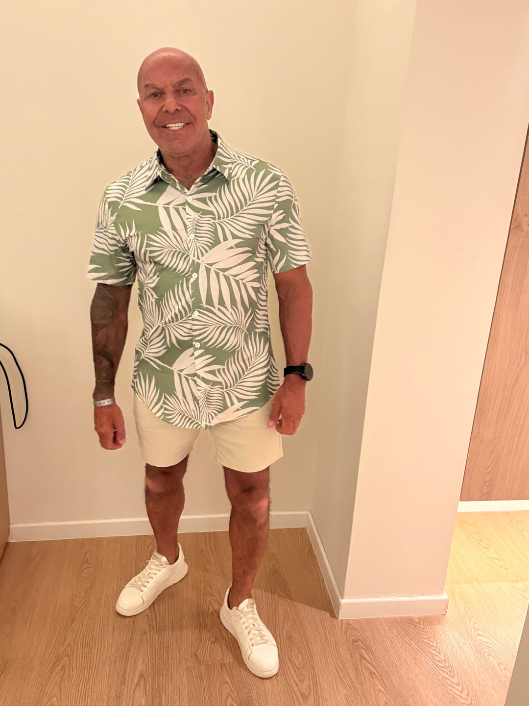 Customer photo review of Ultra-Stretch 7" Chino Shorts - Navy