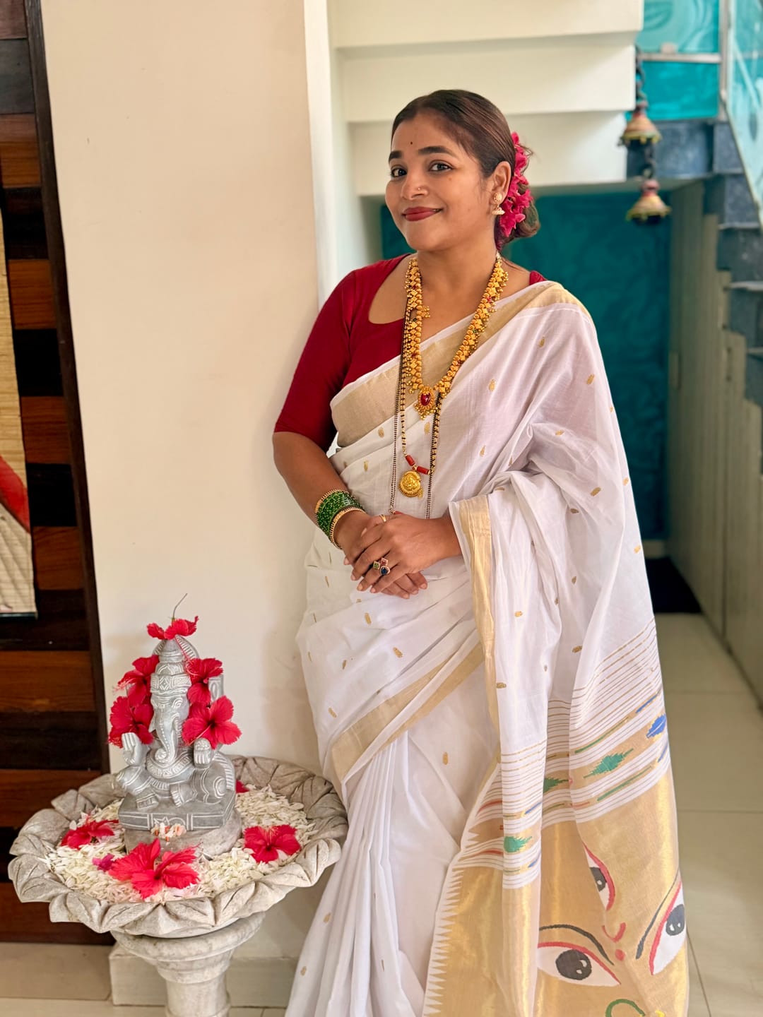 Customer photo review of Aranya ~ Chandrakor Pure Silk Handloom Paithani with Parrot Floral Pallu in Royal Blue