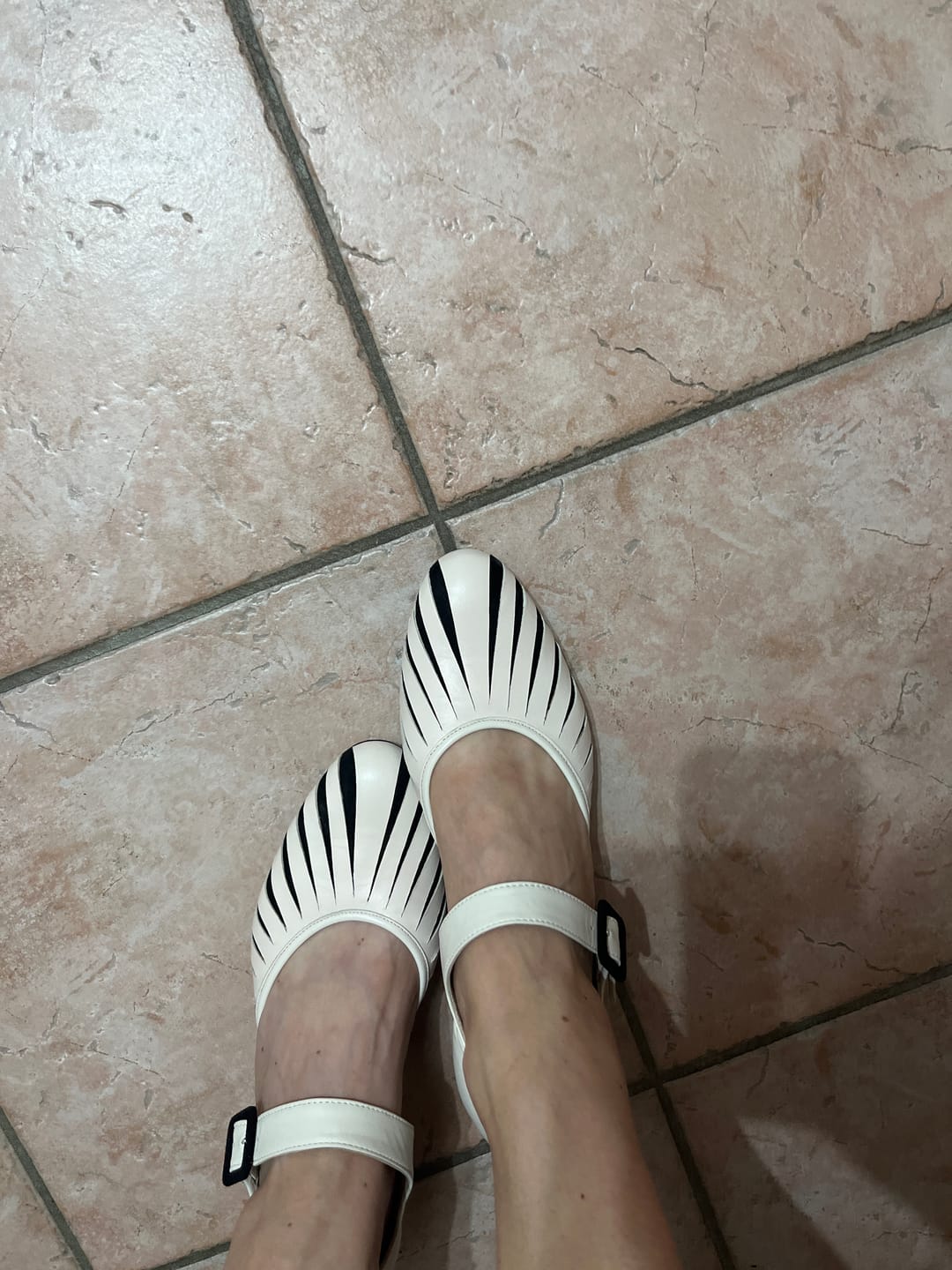 Customer photo review of Loren Bw mayjane in nappa avorio e camoscio nero tacco 5 artigianale toscana