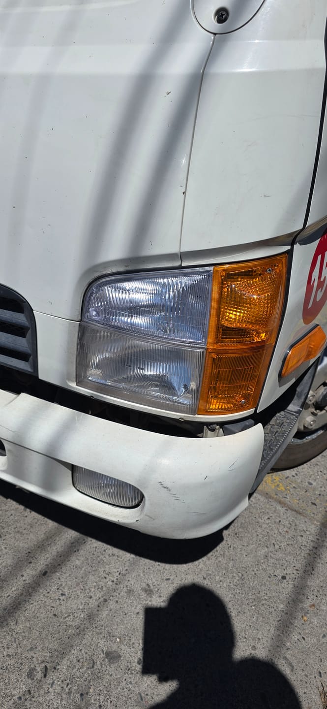 Customer photo review of Foco Posicion Izquierdo Hyundai Mighty Hd35 Alternativo 923015H000