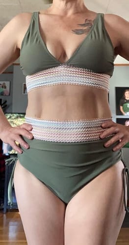 Customer photo review of Emoswim - High Waist Bauchweg Colorblock Bikini-Sets