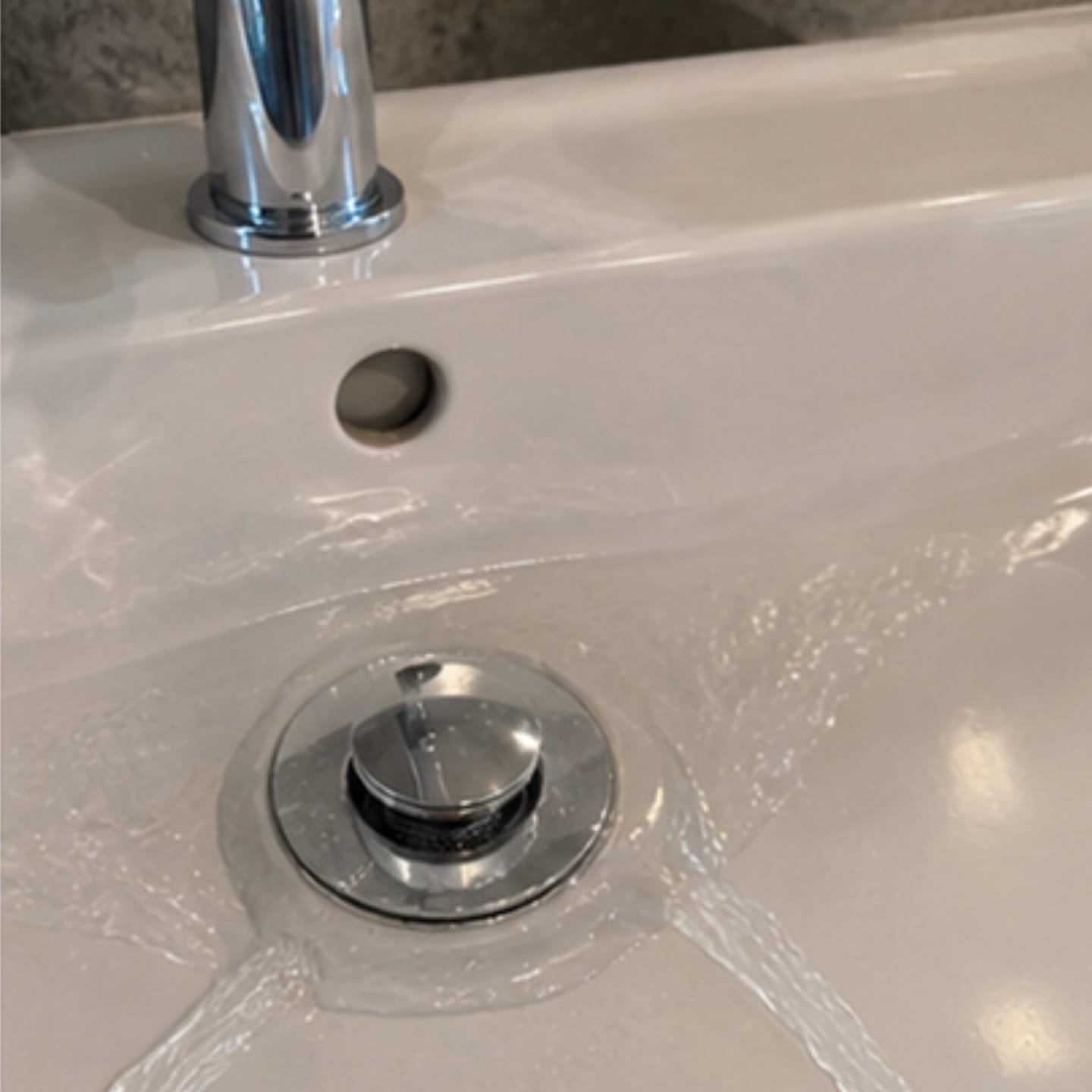 Customer photo review of Bonde de Lavabo 2-en-1 | Filtrante & Anti-Odeurs