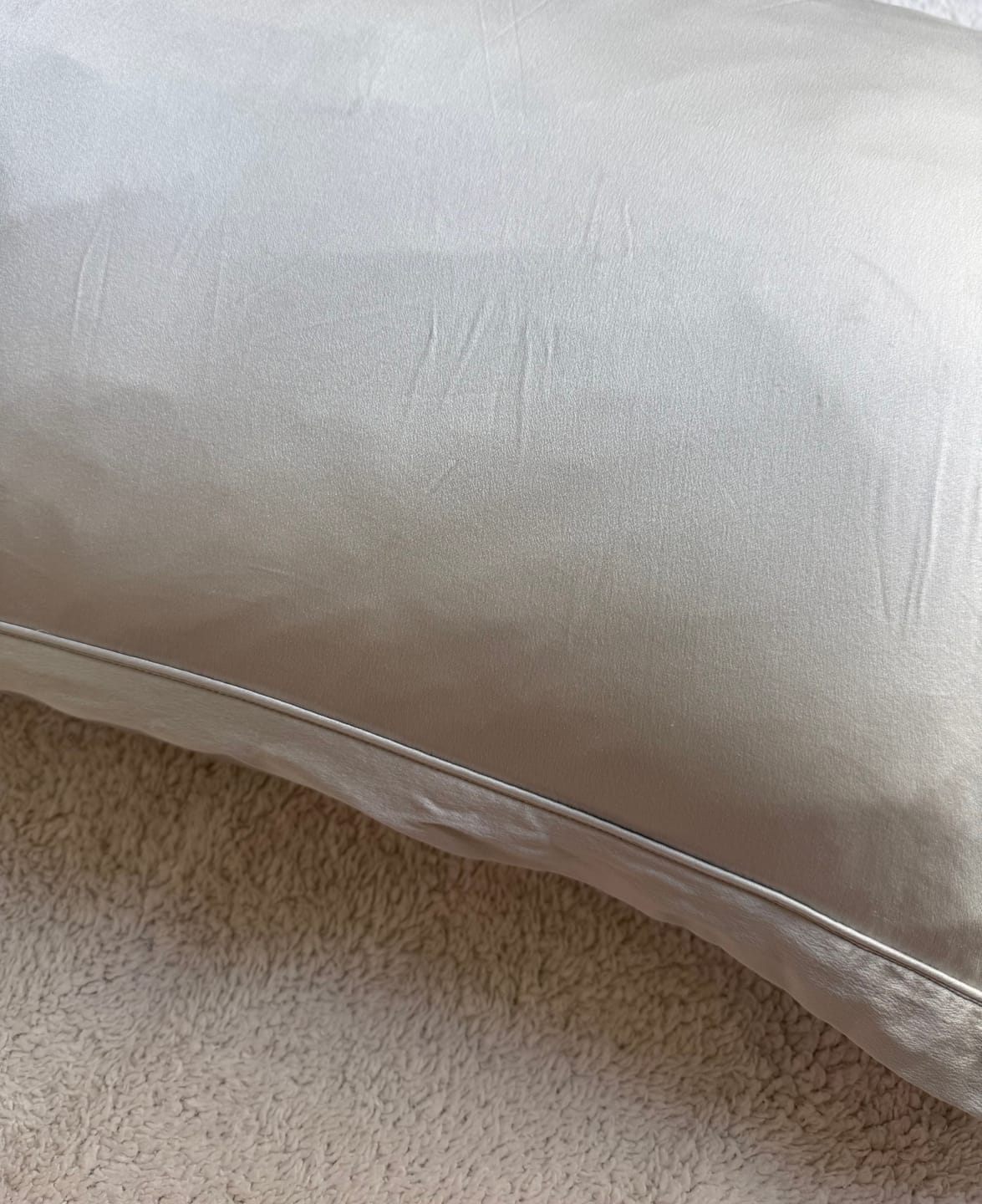 Customer photo review of Oyster Grey Oxford Pure Silk Pillowcase - Grey Piping