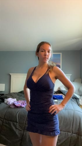 Customer photo review of Emoswim - Tiefer V-Ausschnitt Cross-Back Geraffter Badeanzug
