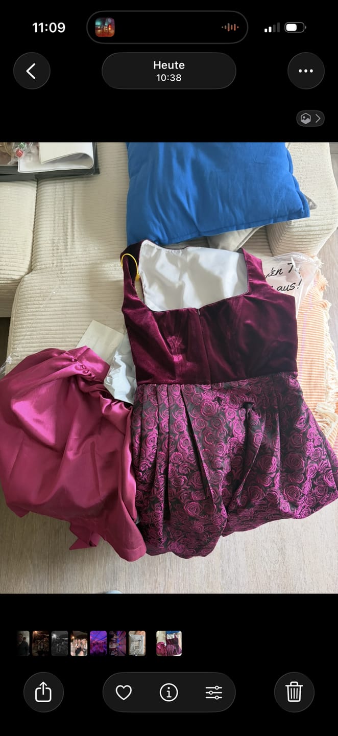 Customer photo review of Rot Herz-Ausschnitt traditionell Dirndl