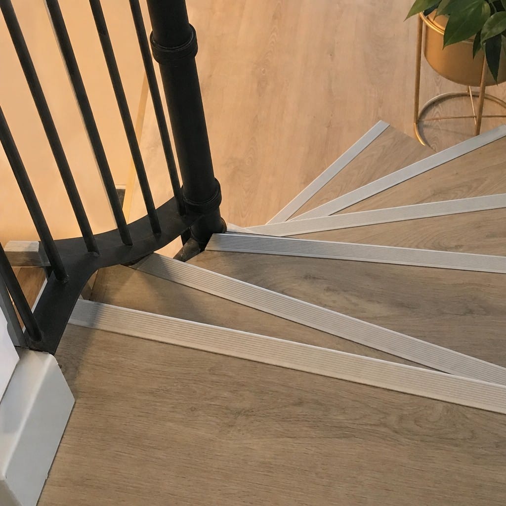 Customer photo review of Aluminium Stair Nosing 28 x 14.5mm Push-In Edge Trim for 5mm LVT