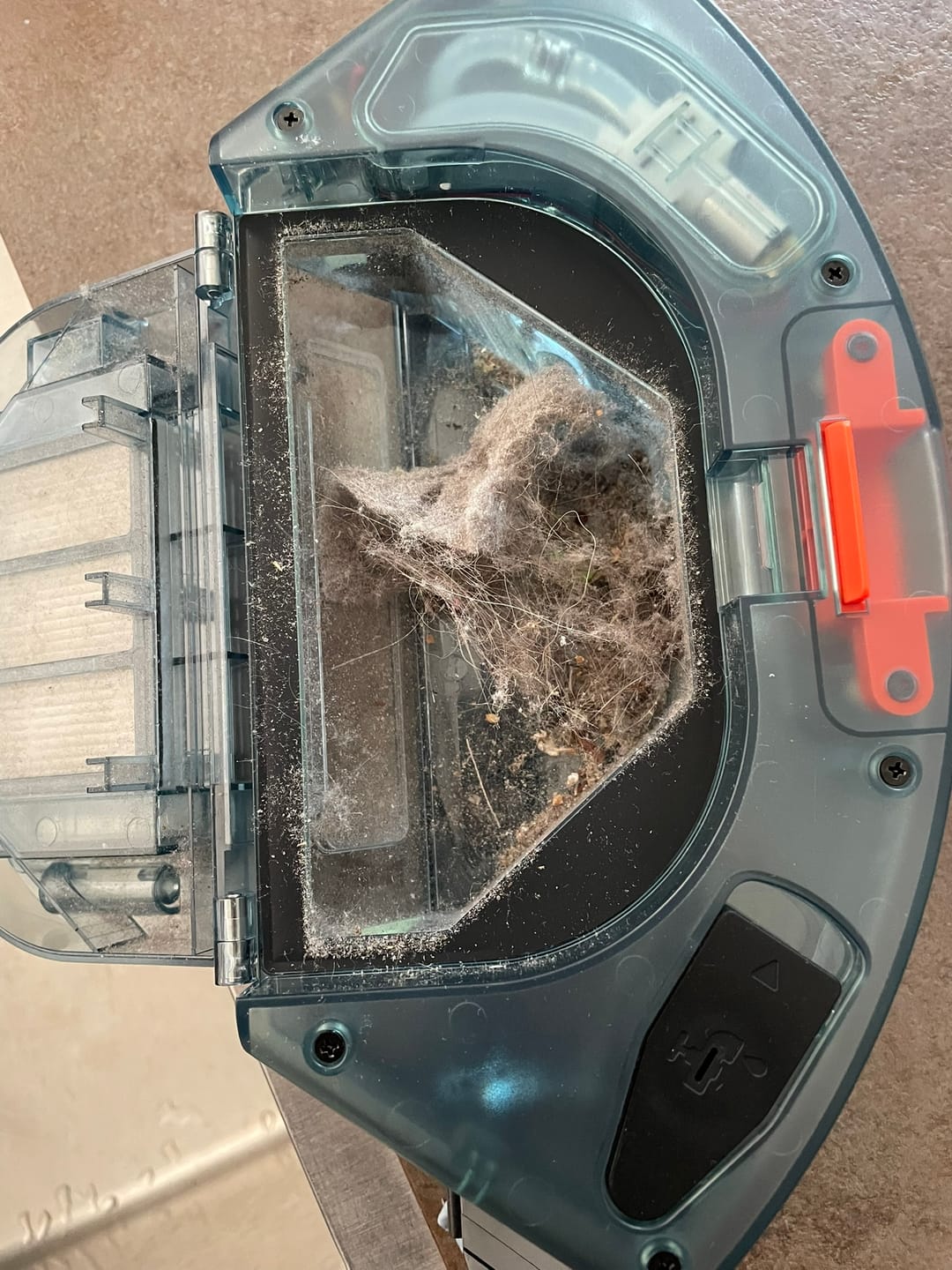 Customer photo review of Robotstofzuiger V8 Pro – Volautomatische reiniging met dweilfunctie, slimme navigatie en app-bediening voor moeiteloze schoonmaak