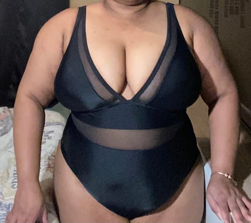 Customer photo review of Emoswim - Damen Große Größen Badeanzug V-Ausschnitt Transparentes Mesh Bauchweg Bademode