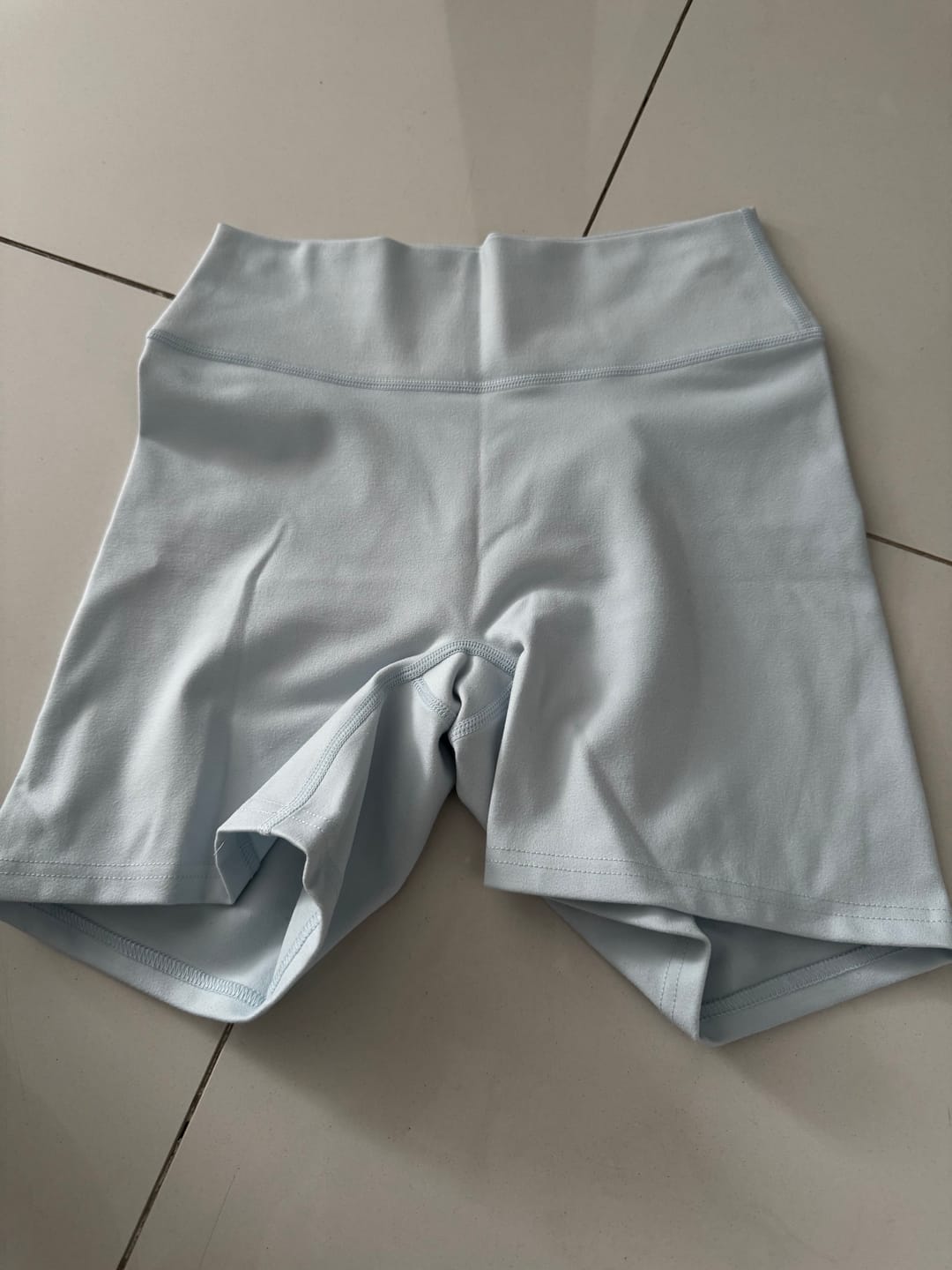 Customer photo review of The Essentials Short / Ice-Blue