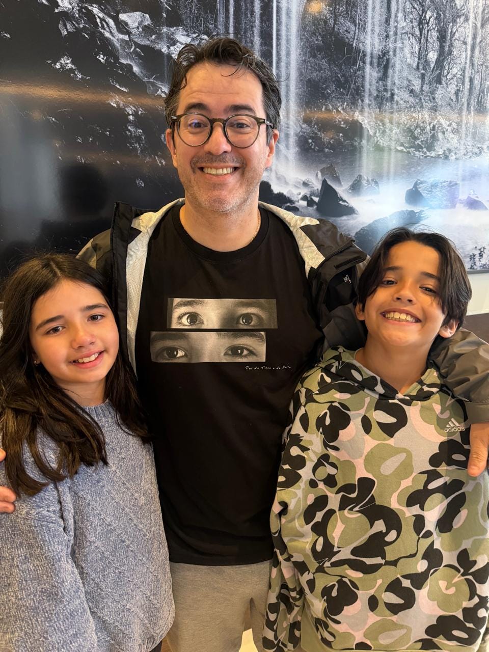 Customer photo review of Camiseta Personalizada OLHARES DOS FILHOS - Algodão Peruano