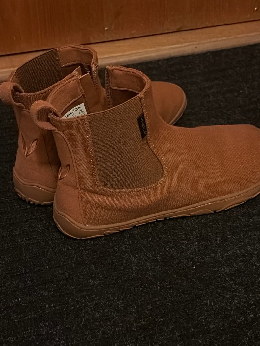 Customer photo review of Vaistoa Kajo 2 | Barefoot Chelsea Boots