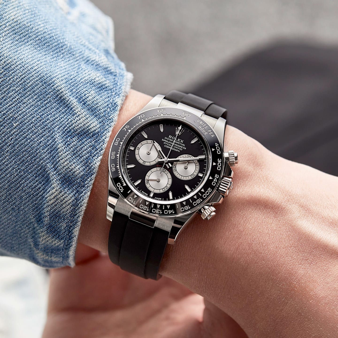 Customer photo review of Daytona 40mm Baby Le Mans White Gold Black Dial 126519LN