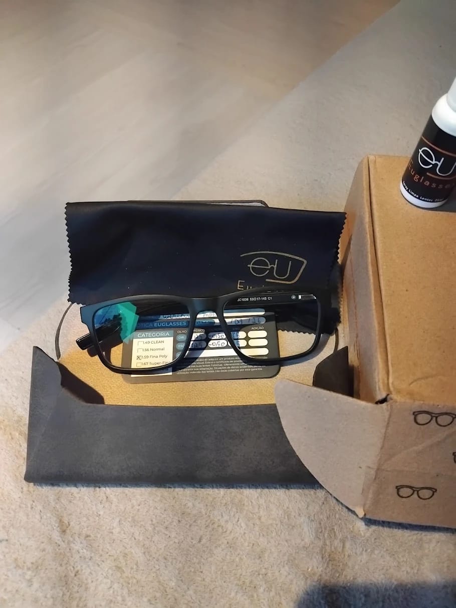 Customer photo review of Óculos de Grau Thrust