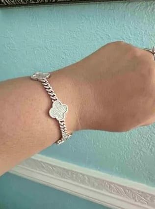 Customer photo review of 8MM Four-leaf Clover VVS Moissanite Cuban Link Chain