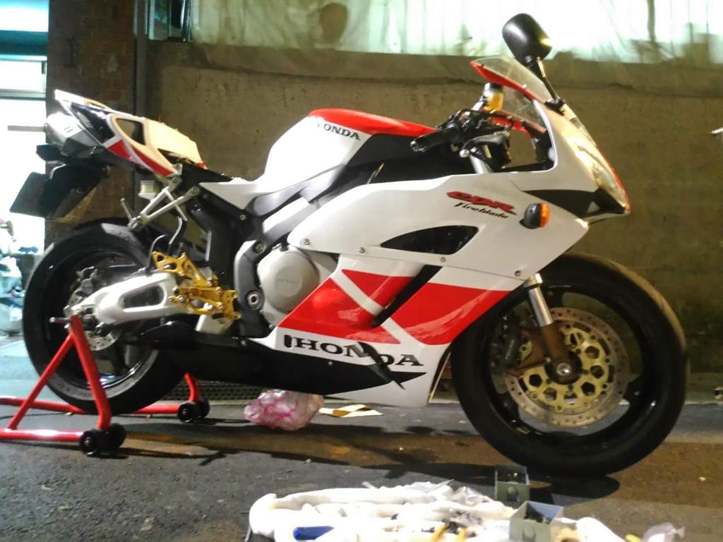 Customer photo review of Customize Design Fairing Kit Fit For HONDA CBR1000RR 2004 2005