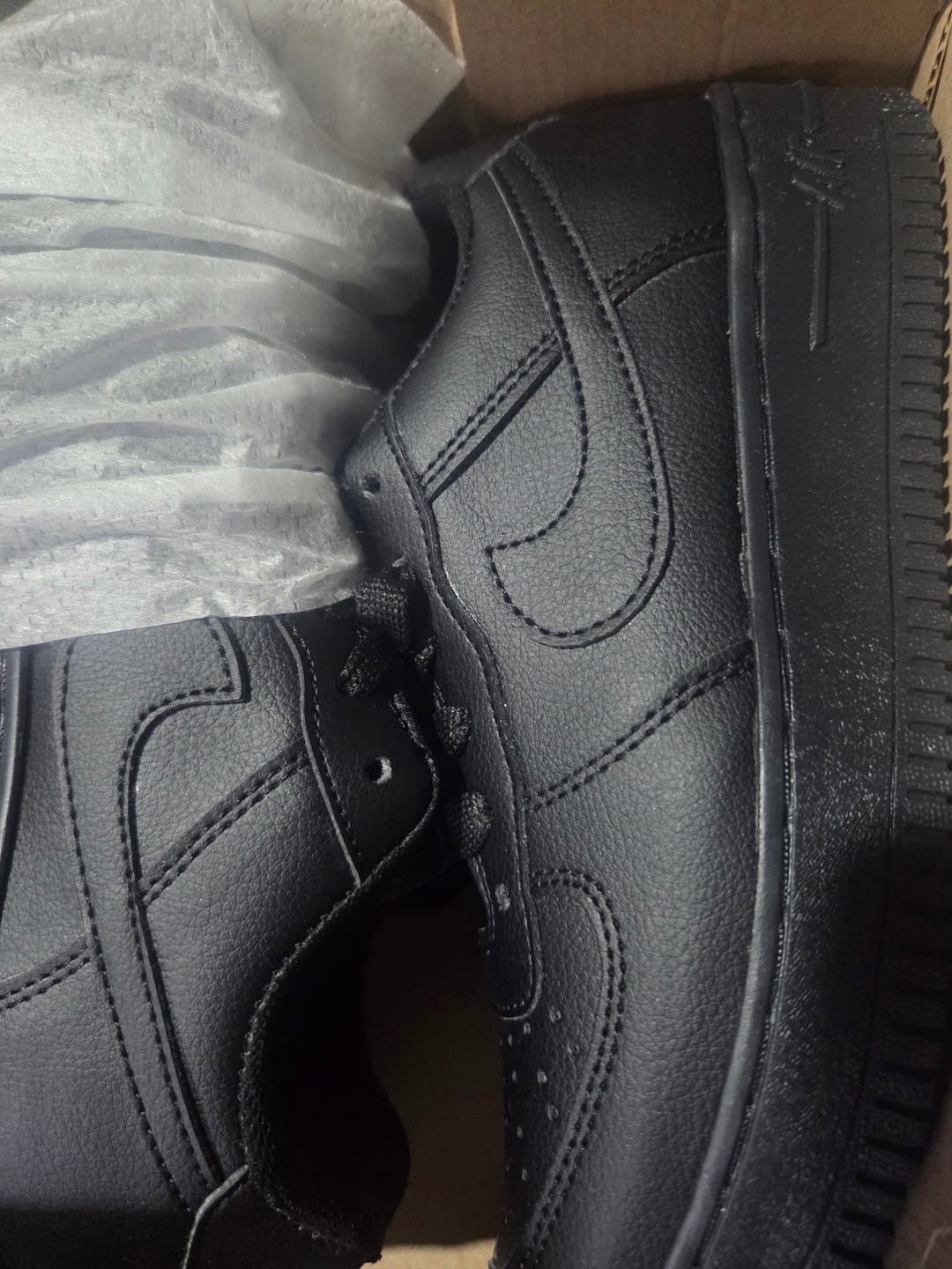 Customer photo review of Tenis 270 Negro Total