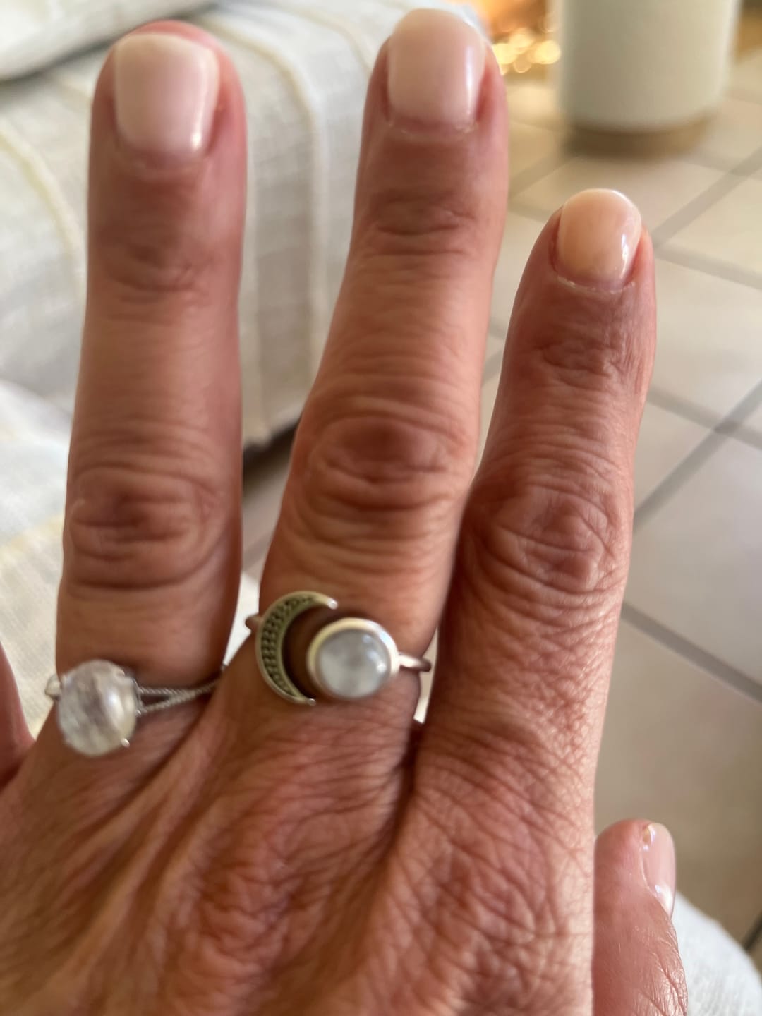 Customer photo review of Bague Ajustable "Séléné" en Pierre de Lune