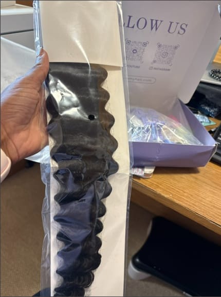 Customer photo review of Wavymy Deep Wave Feather Crochet Hair Miracle Knots Time-Saving & Lightweight Seamless Blend Hair Extension
