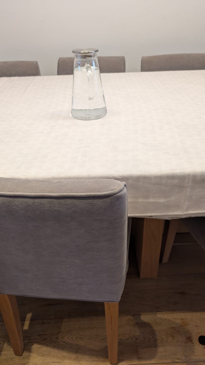 Customer photo review of מפת שולחן בריק אפור