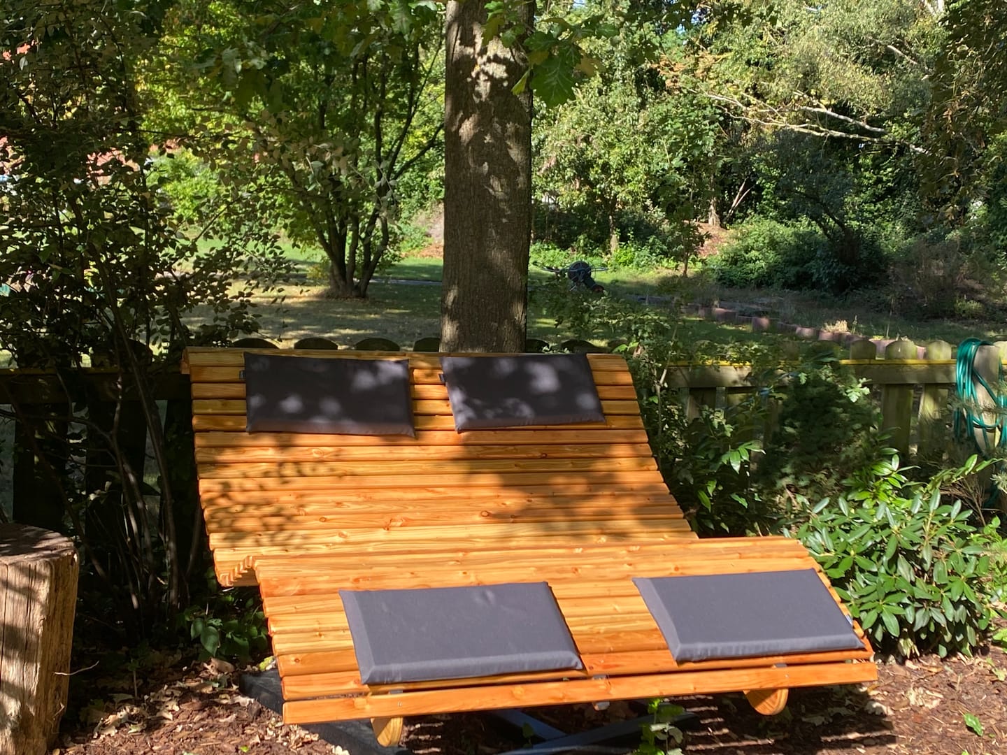 Customer photo review of Doppelliege Schwungliege "Tegernsee" Wellenliege mit Drehgestell