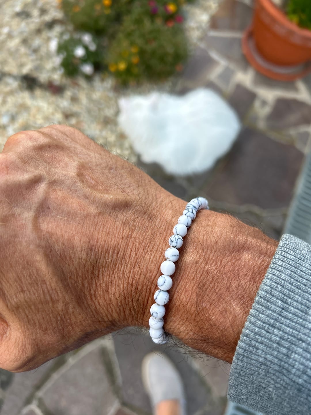 Customer photo review of »Traurigkeit loslassen« Blockadenlöser-Armband aus echtem weißen Howlith inkl. abgebrochenem Stern