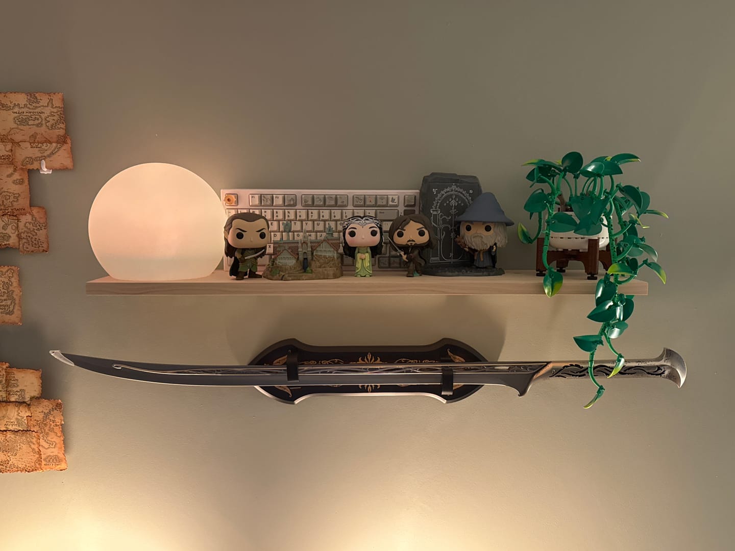 Customer photo review of The Hobbit - Officially Licensed United Cutlery Sword Of Thranduil