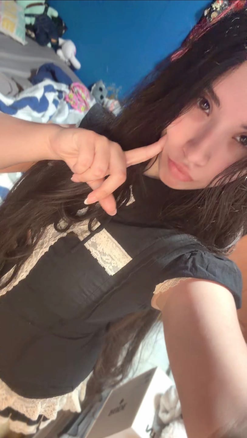Customer photo review of KittenClaw Vintage Lace Cross 100% Cotton Top