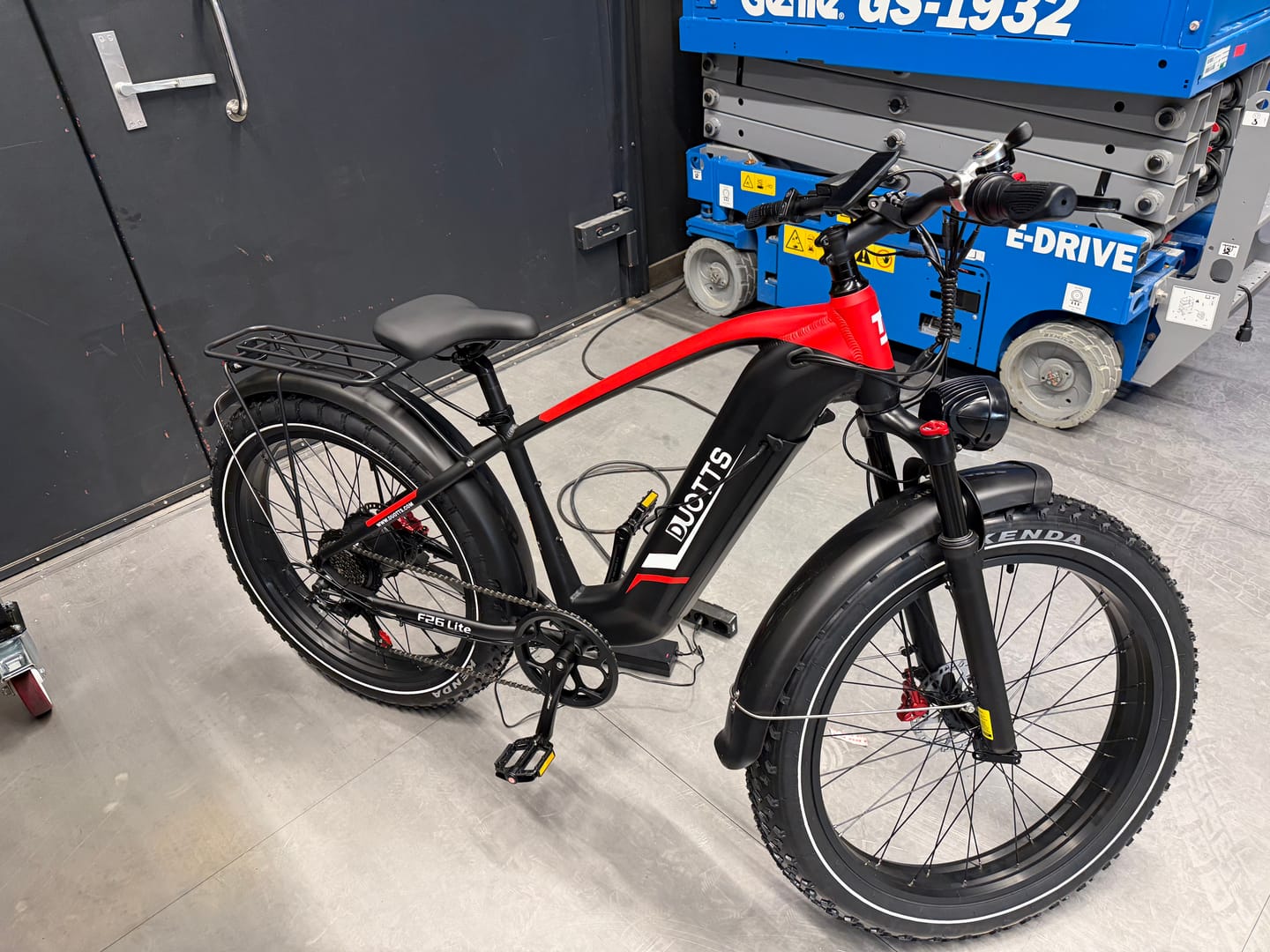 Customer photo review of Cycling Pack(Free gifts with E-bike purchase,includes mudguards,rear rack,and phone holder bag)