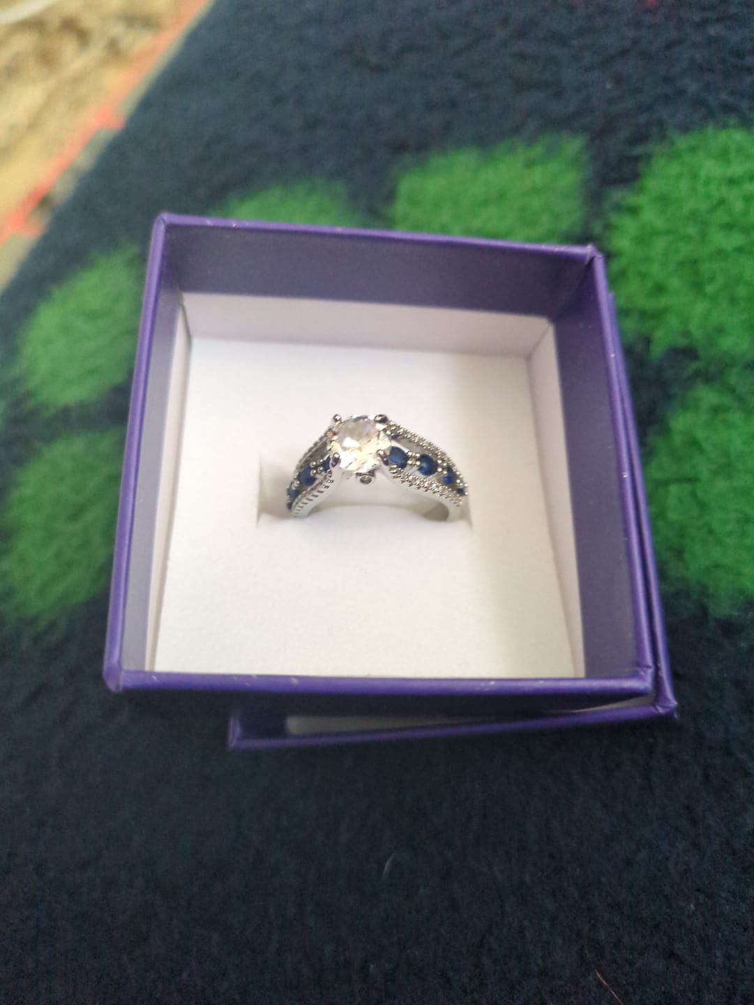 Customer photo review of Olivenorma Kreativer Hohl-Saphirblauer Zirkonring