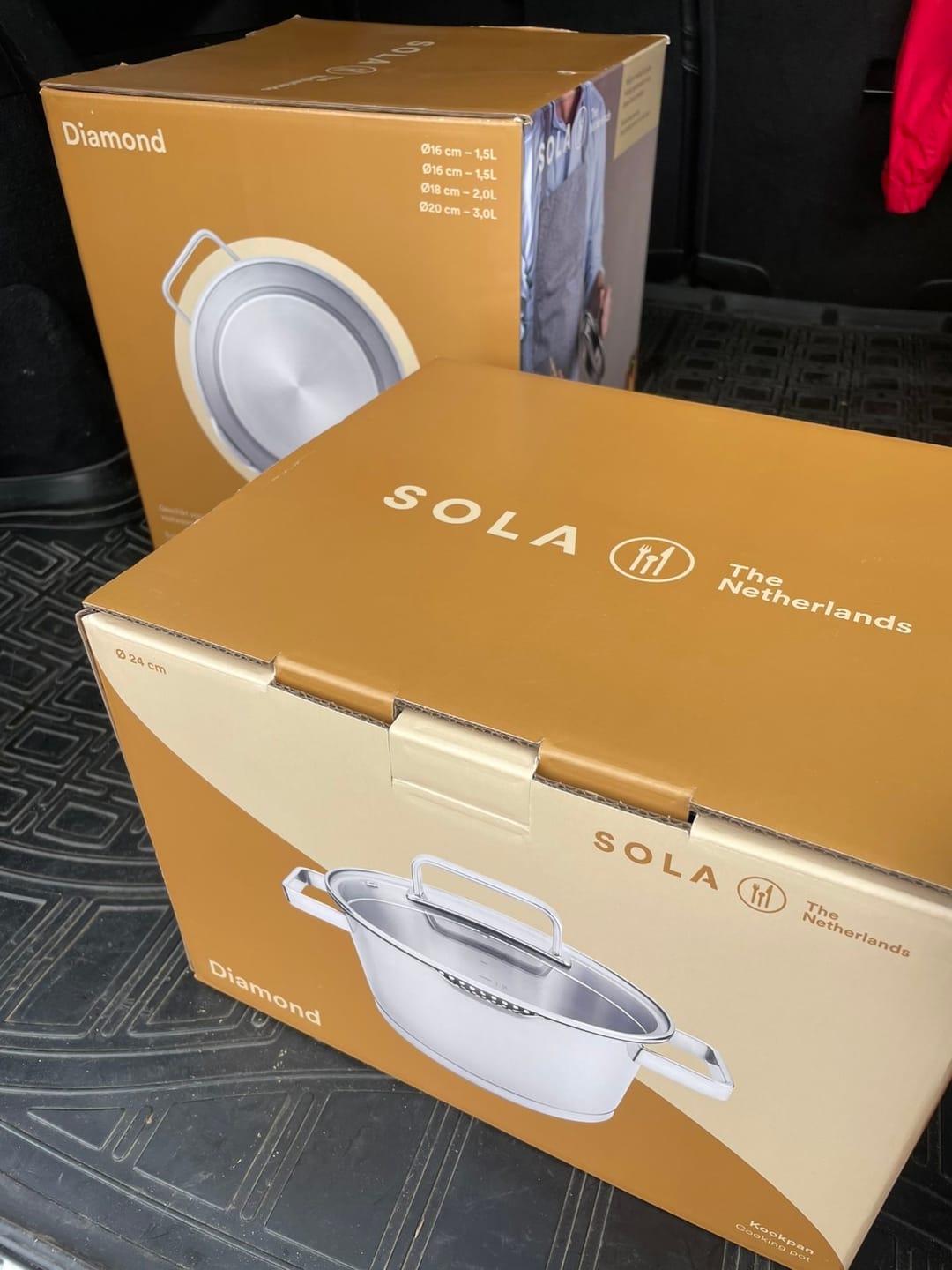 Customer photo review of Sola Pannenset Diamond 5-Delig RVS - Downdraft geschikt - Kookpan ø 16, 18, 20, 24 cm & Steelpan ø 16 cm - geschikt voor alle warmtebronnen