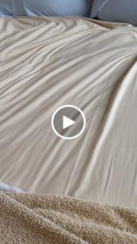 Customer video review of MarshMellow Comforter