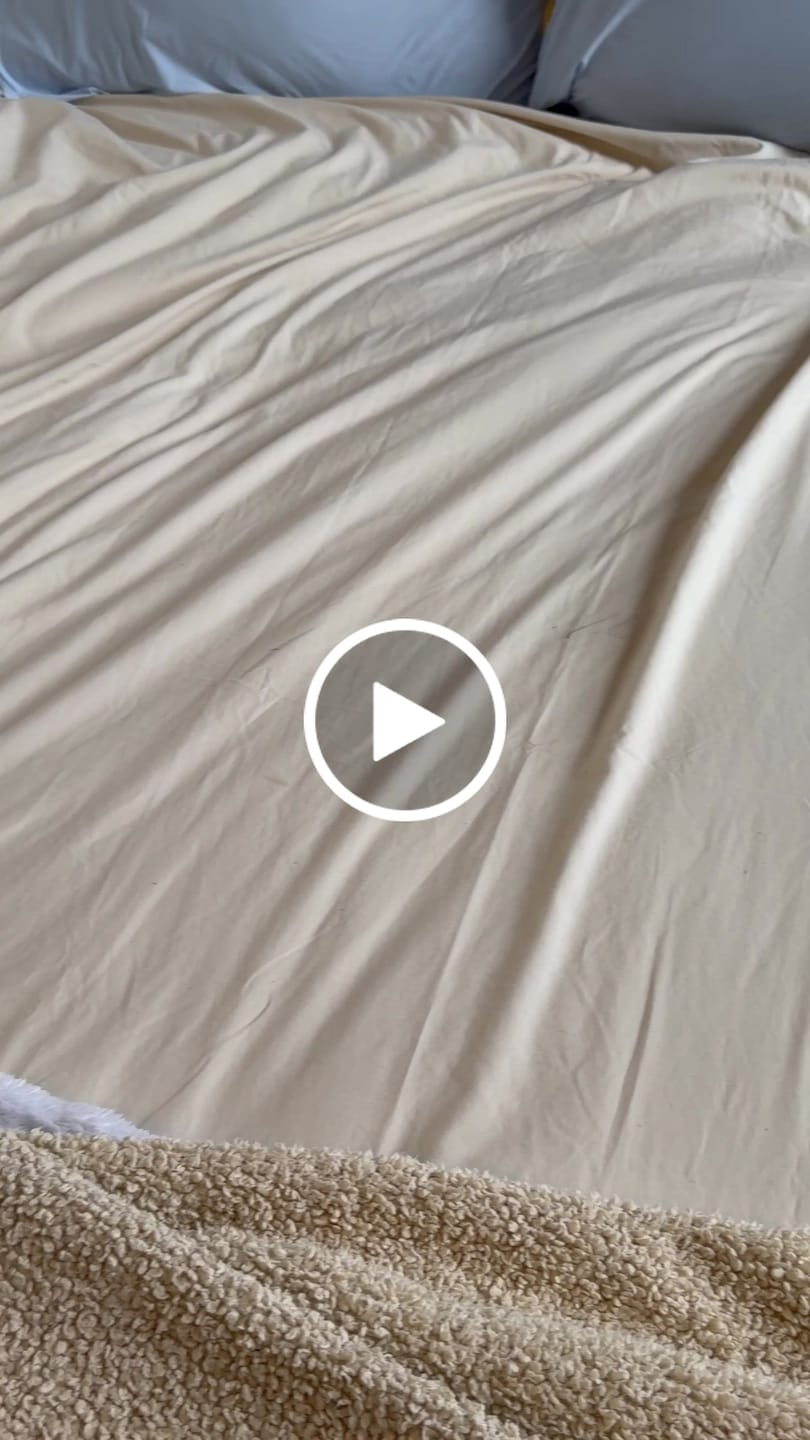 Customer video review of MarshMellow Comforter