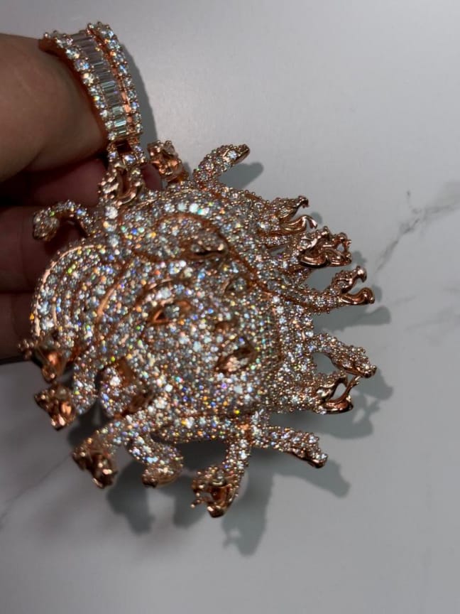 Customer photo review of GL Medusa 925 Sterling Silver Moissanite Pendant