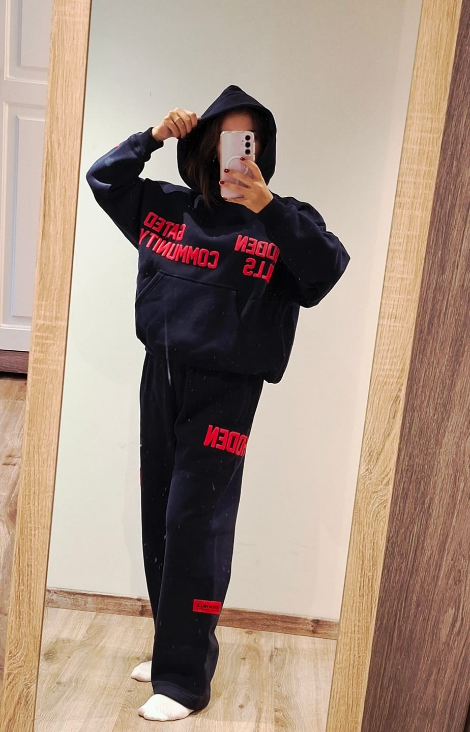 Customer photo review of GATED COMMUNITY STRAIGHT LEG SWEATPANTS NAVY/RED