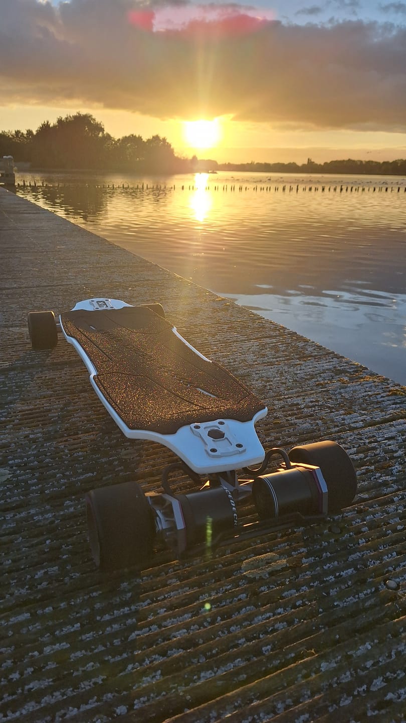 Customer photo review of Acedeck® Ares X3 GEAR Electric Skateboard-Most Powerful Electric Skateboard for Street/Carbon Fiber
