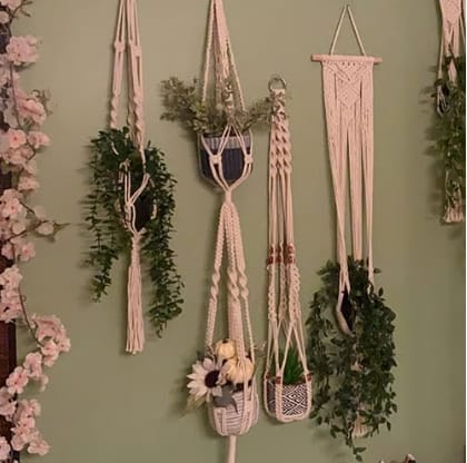 Customer photo review of Itseliimautuvat seinäkoukut – Vahva pito. Ei reikiä seinään.