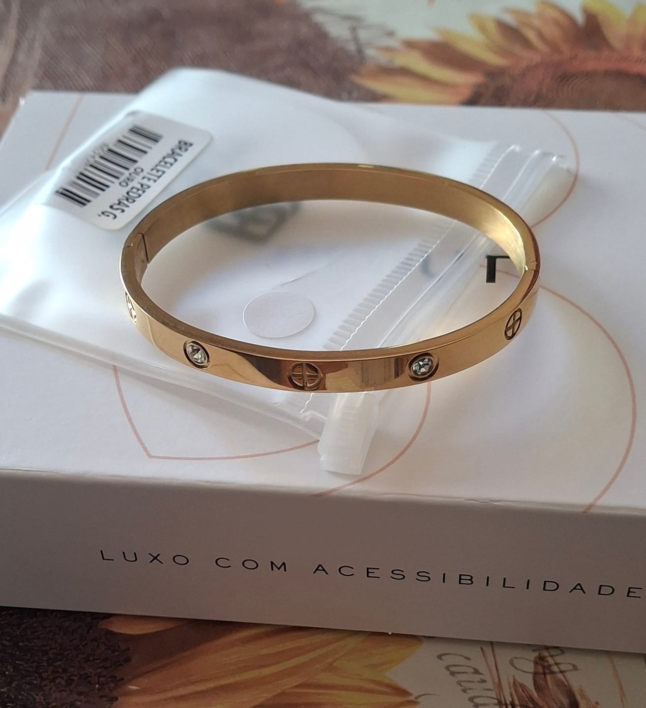 Customer photo review of Bracelete Pedras de Glamour Banhado em Ouro 18k