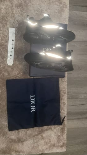 Customer photo review of "B22" Sneaker
