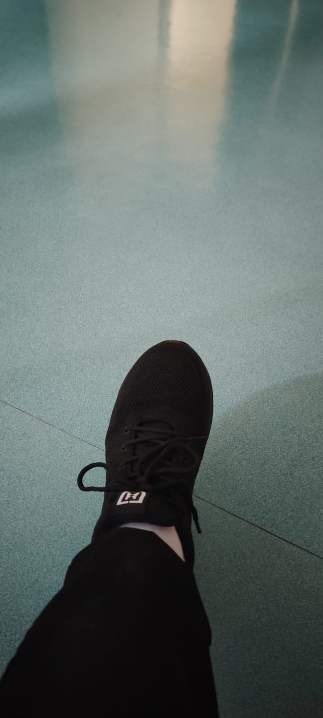 Customer photo review of Baskets de Sécurité et de Travail à Coussin d'Air pour Hommes et Femmes