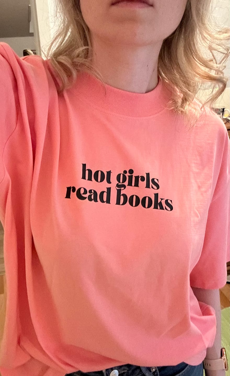 Customer photo review of Oversized T-Shirt "hot girls read books & journal" (Unisex)