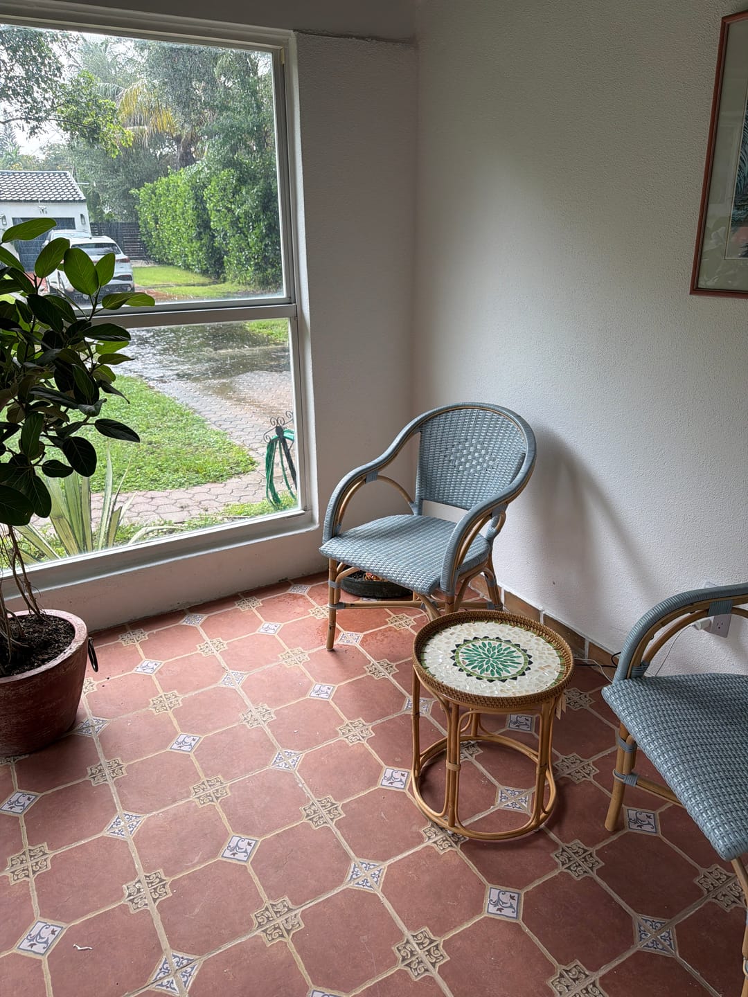 Customer photo review of Oasis Rattan Table